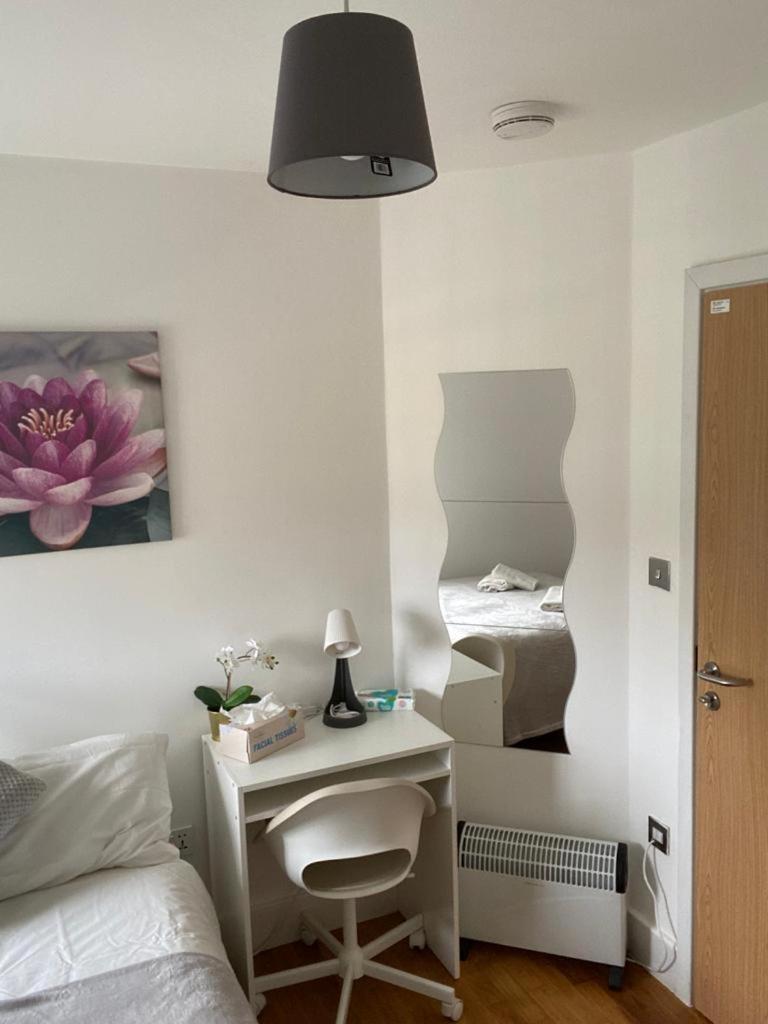 Lovely Private Rooms In Euston, Central London Exterior photo